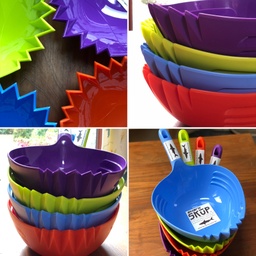 Plastic flour scoop 'Shark Skup' Parallax